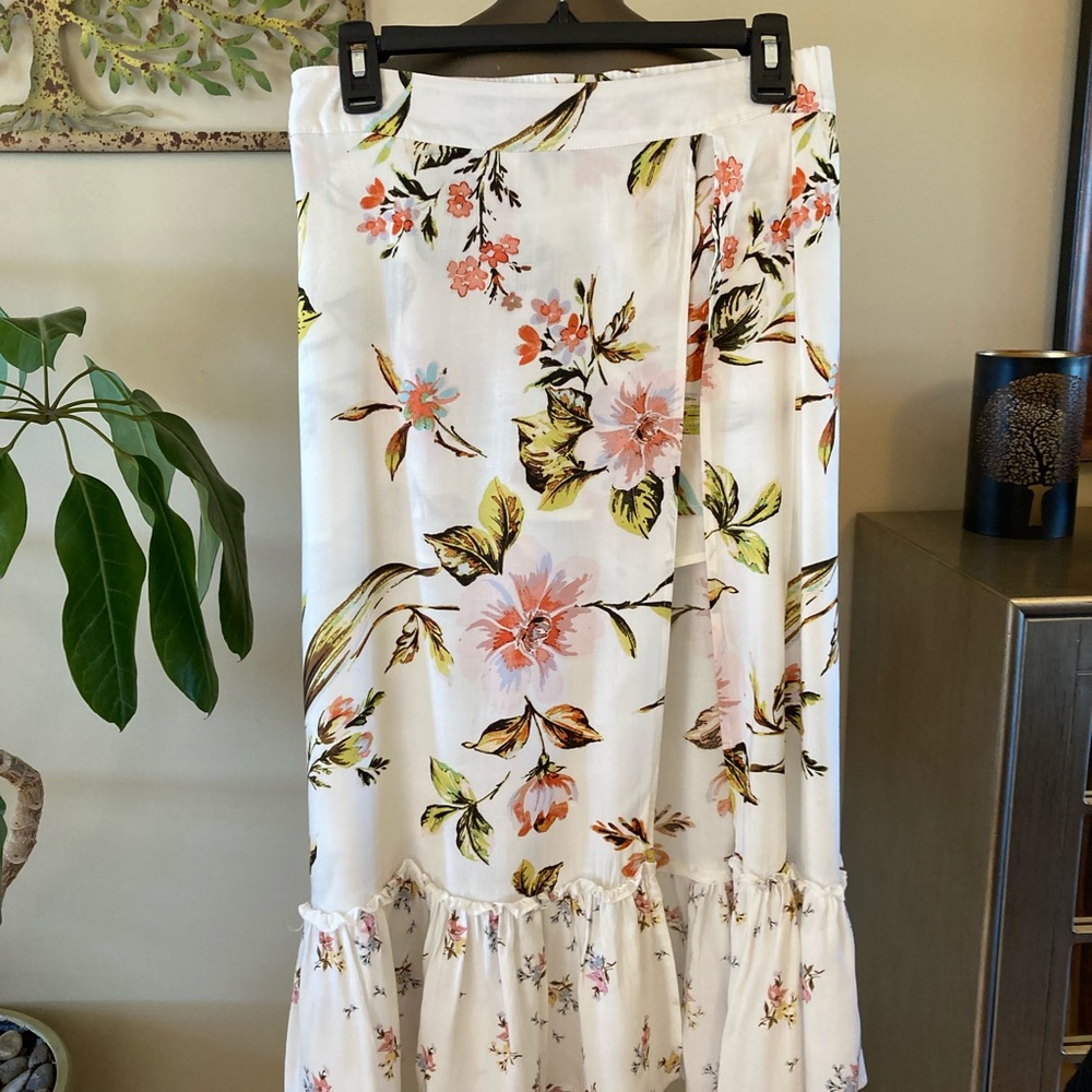 Lovefire rayon midi skort in size xs